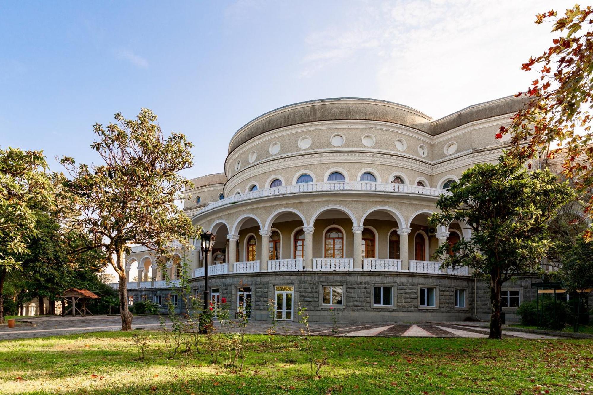 Legends Tskaltubo Spa Resort Екстер'єр фото